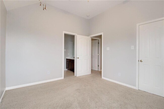 Building Photo - 3003 Cashell Wood Dr