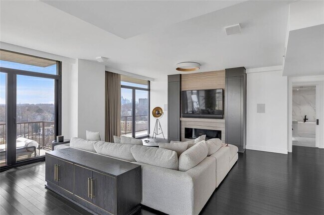 Building Photo - 2233 Peachtree Rd NE