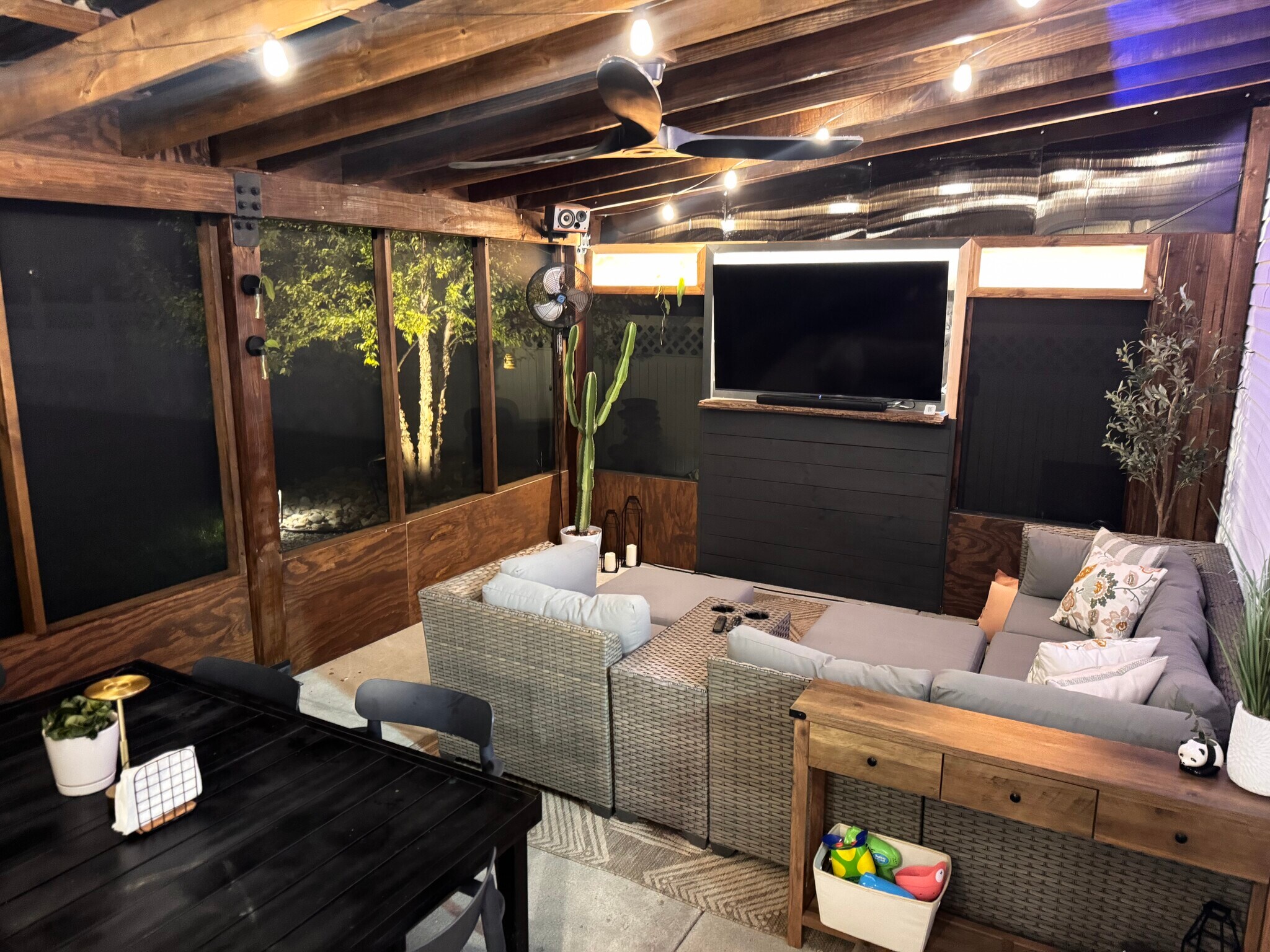 Building Photo - 2264 Ferndown Dr