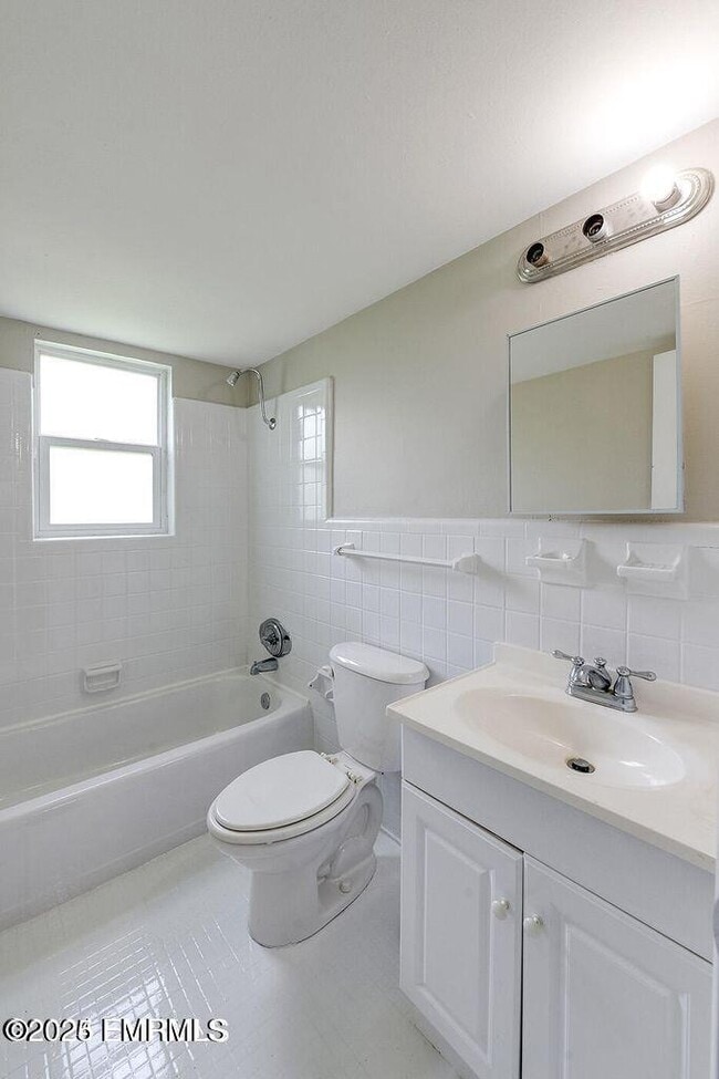 Building Photo - 2215 23rd Ave