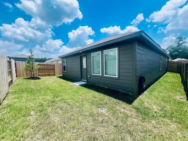 Building Photo - 3047 Mallorca Dr