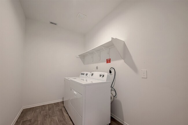 Building Photo - 5343 Pinecliff Grove Ct
