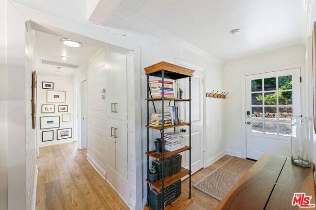 Building Photo - 26887 Sea Vista Dr