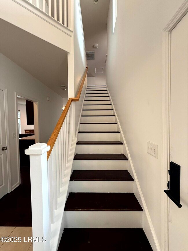 Building Photo - 17 Riversbridge Ct