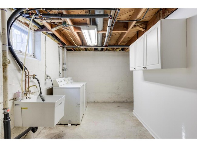 Building Photo - 5508 29th Ave S