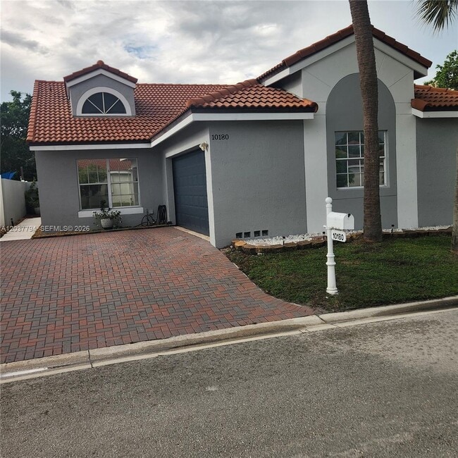Building Photo - 10180 Fanfare Dr