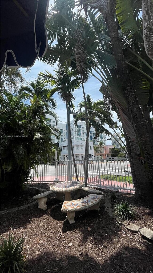 Building Photo - 7710 Harding Ave