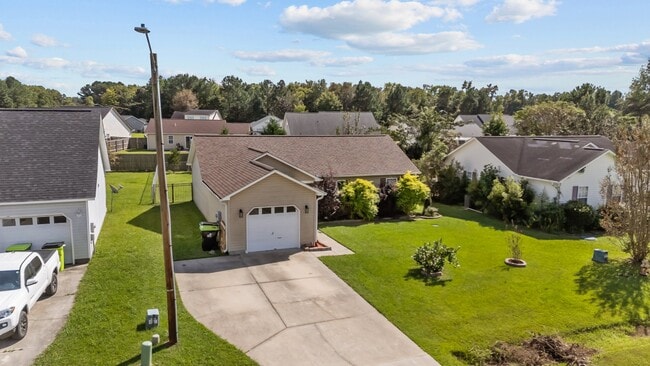 Building Photo - 131 Oakley Dr