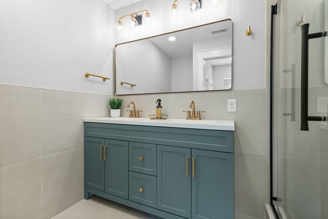 Building Photo - Furnished Luxury Home for Rent-Historic Deutschtown/Northside