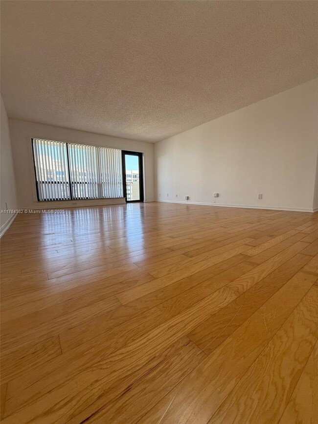 Building Photo - 5000 N Ocean Blvd