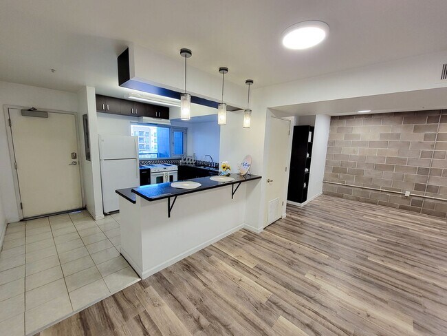 Building Photo - 1116 Moro St