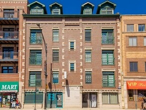 Building Photo - 3349 N Clark St
