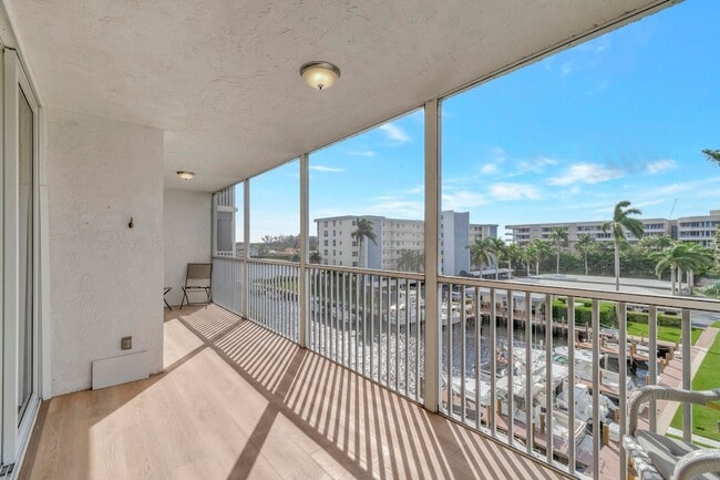 Building Photo - 1 Harbourside Dr