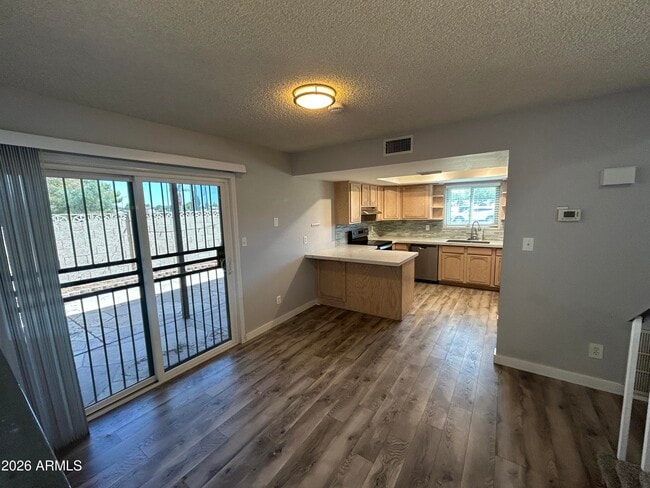 Building Photo - 4501 W Continental Dr