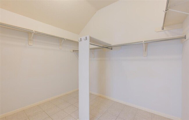 Building Photo - 314 Darby Trails Dr