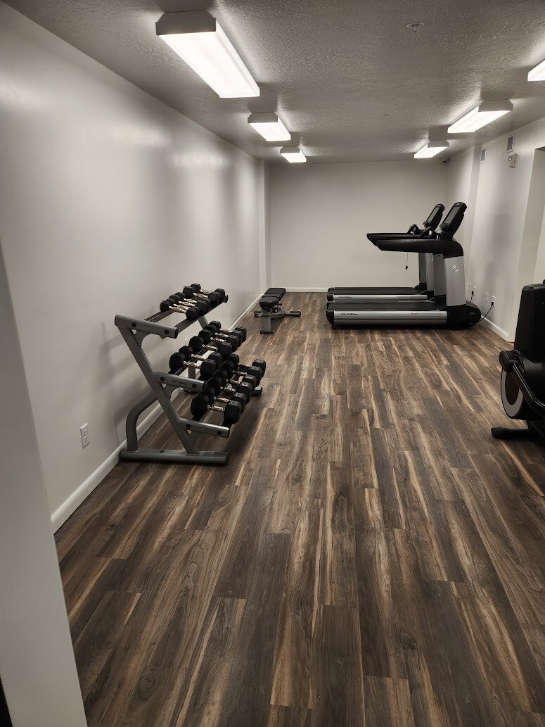 Building Photo - 1032 E 400 S