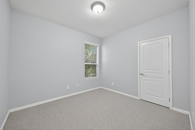 Building Photo - 26 Tidwillow Pl