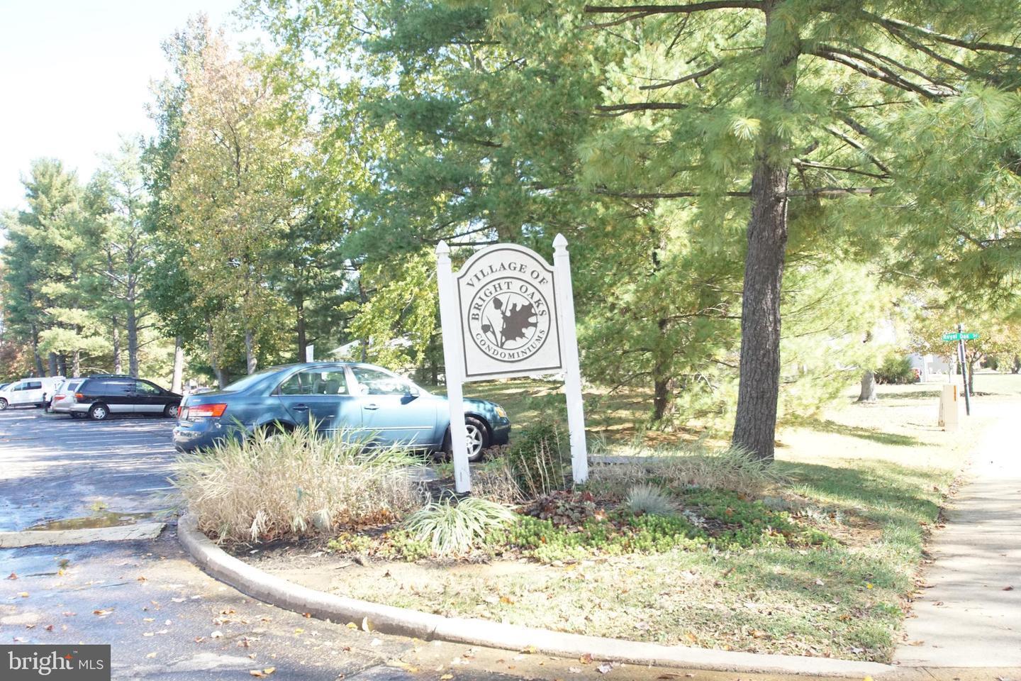 Building Photo - 140 Royal Oak Dr
