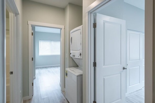 Building Photo - 13001 S Crompton Lane