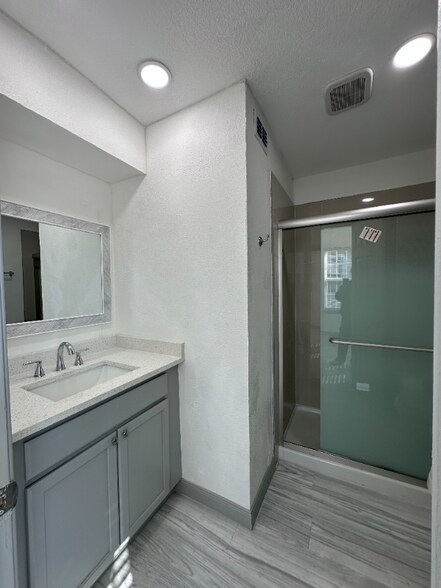 Building Photo - 4624 San Jacinto St