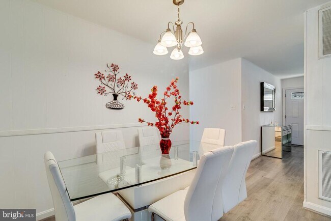 Building Photo - 314 Rivermont Dr