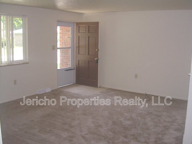 Building Photo - 4677 Hoyt St