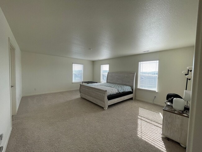 Building Photo - Live Lavishly in Crystal Valley Ranch