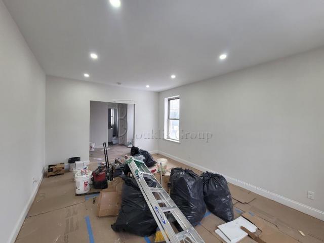 Building Photo - 1 bedroom in KEW GARDENS NY 11415