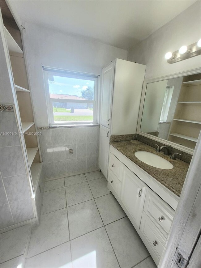 Building Photo - 22028 Acapulco Ct