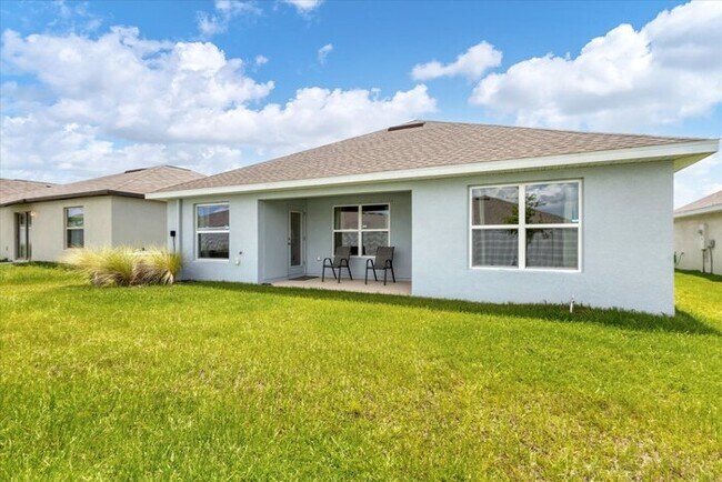 Building Photo - Welcome in to this beautiful Unfurnished -...