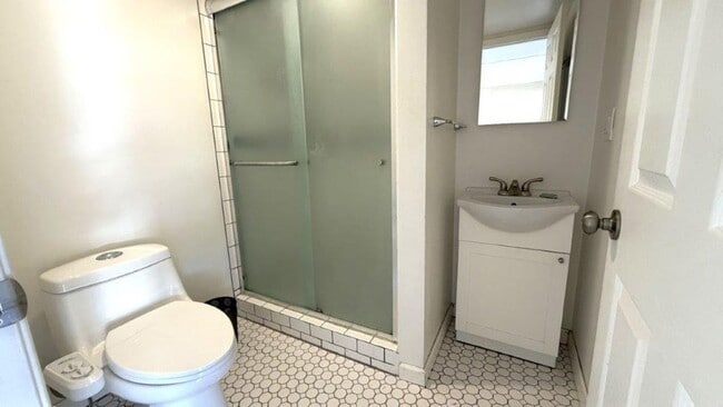 Building Photo - Concord, Nicely remolded 3 bedroom, 3 bathroom home w/ 2 car garage and Tesla solar system