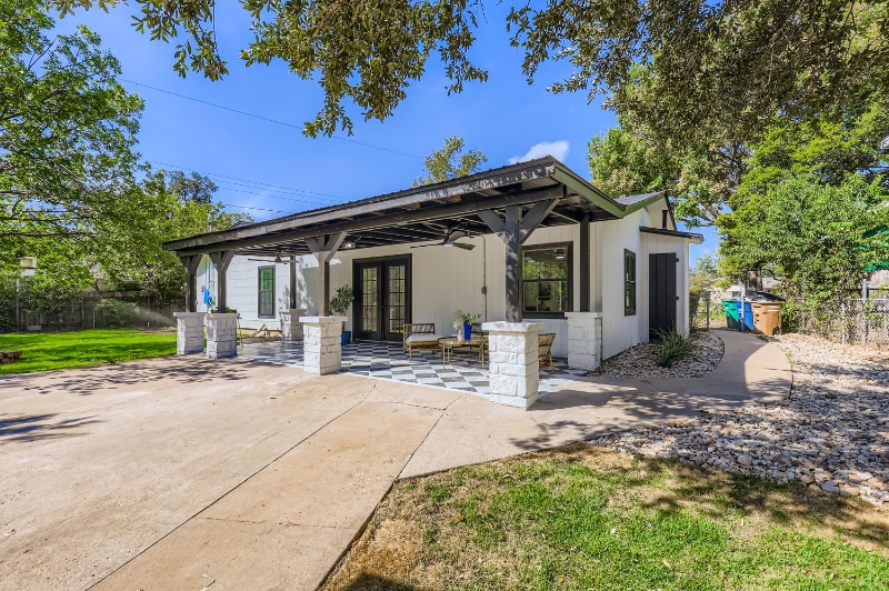 Building Photo - 2014 Hardy Cir