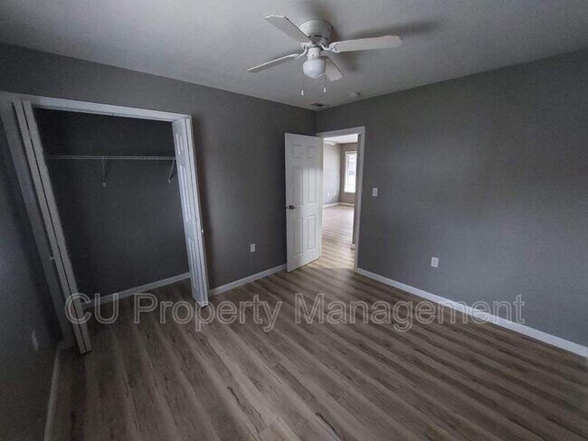 Building Photo - 333 S Steffler St