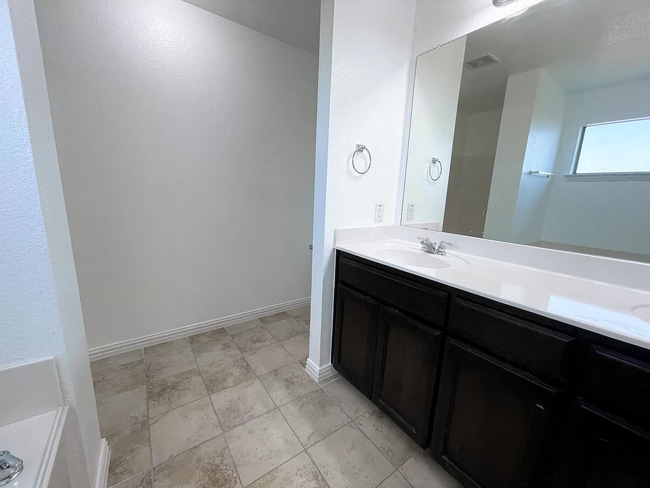 Building Photo - 4121 Mantis St