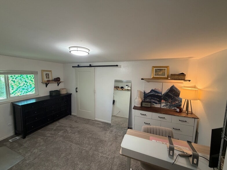 Building Photo - 4538 S 700 E