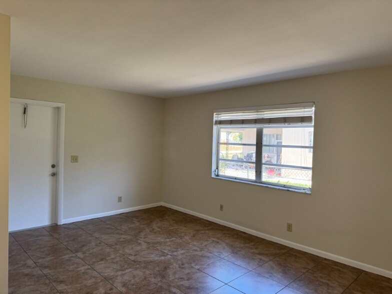 Building Photo - 1610 Shirley Ct