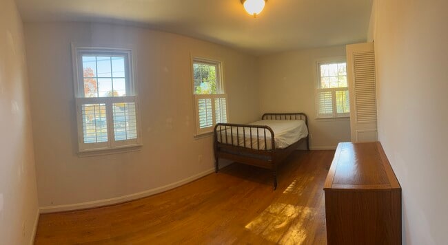 Building Photo - 5120 Sideburn Rd