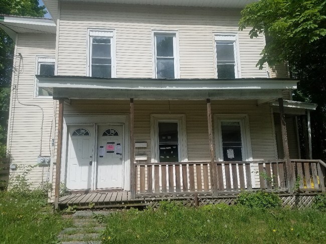 Primary Photo - 11 Willow Ave