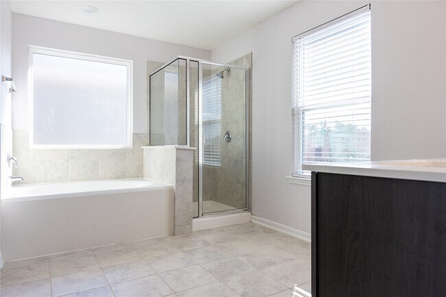 Building Photo - 623 Ash Mill Dr