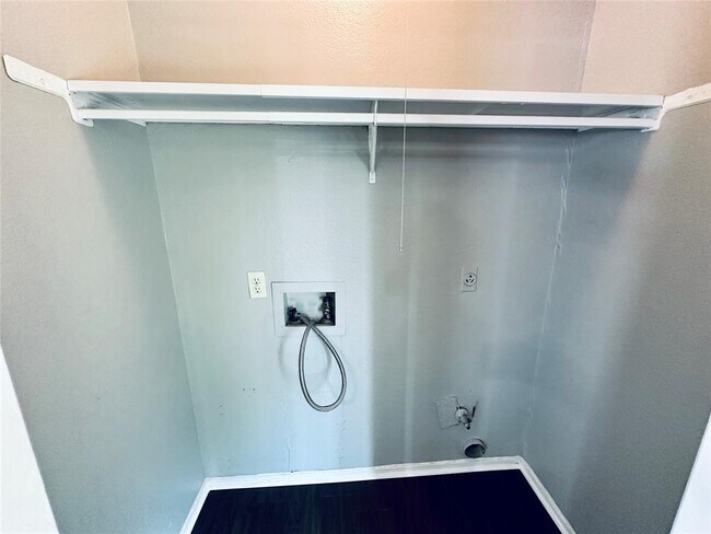 Building Photo - 4901 Merritt Cir