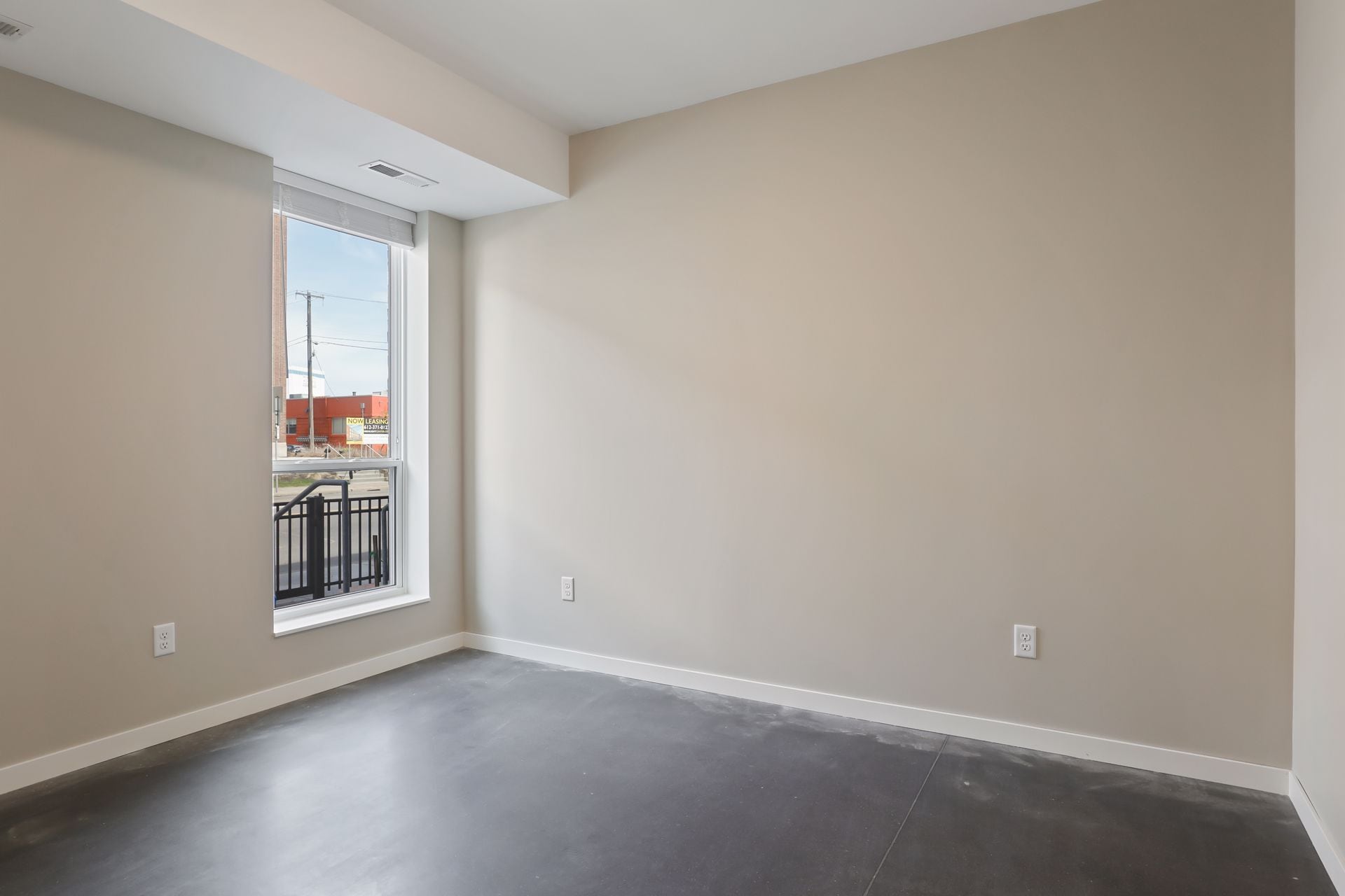 Building Photo - 756 NE Jackson St