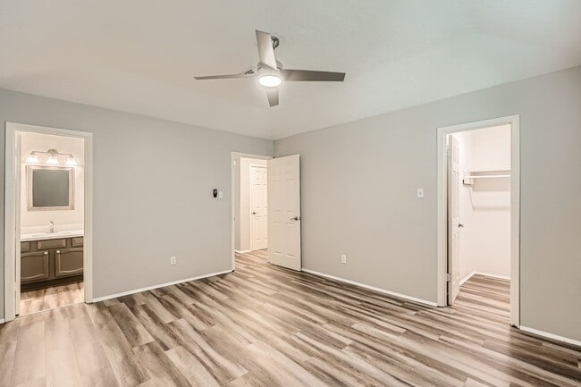 Building Photo - 401 Summer Pl Ct