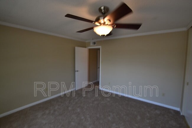 Building Photo - 10444 Jefferson Hwy