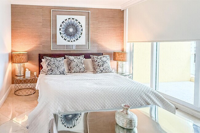 Building Photo - 2110 N Ocean Blvd