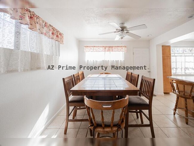 Building Photo - 530 W 15th St