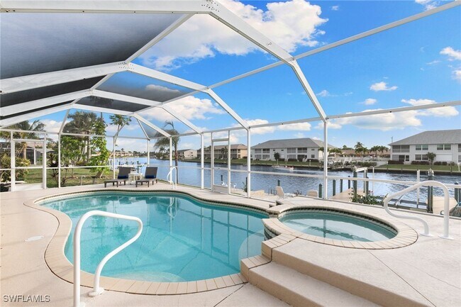 Building Photo - 3830 SE 12th Ave