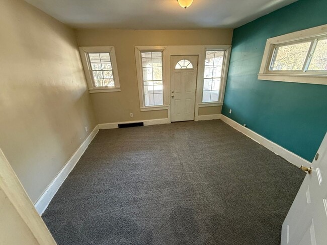 Building Photo - 1732 St Paul St