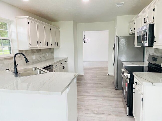 Building Photo - 3907 Quail Cir