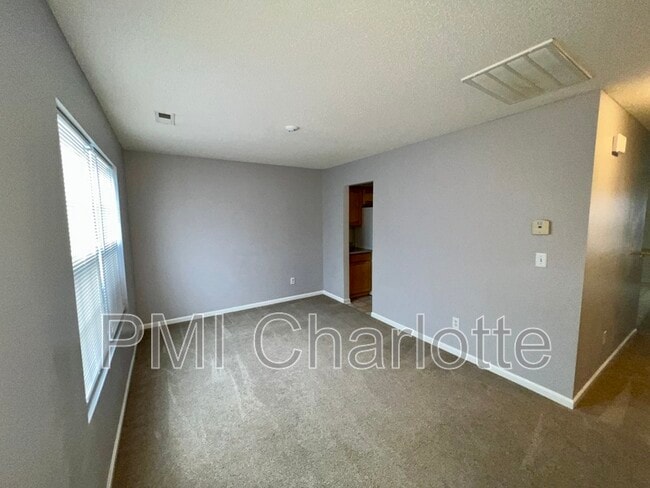 Building Photo - 5787 Dove Point Dr SW