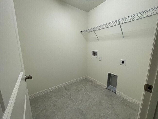 Building Photo - 1529 Venice Ln